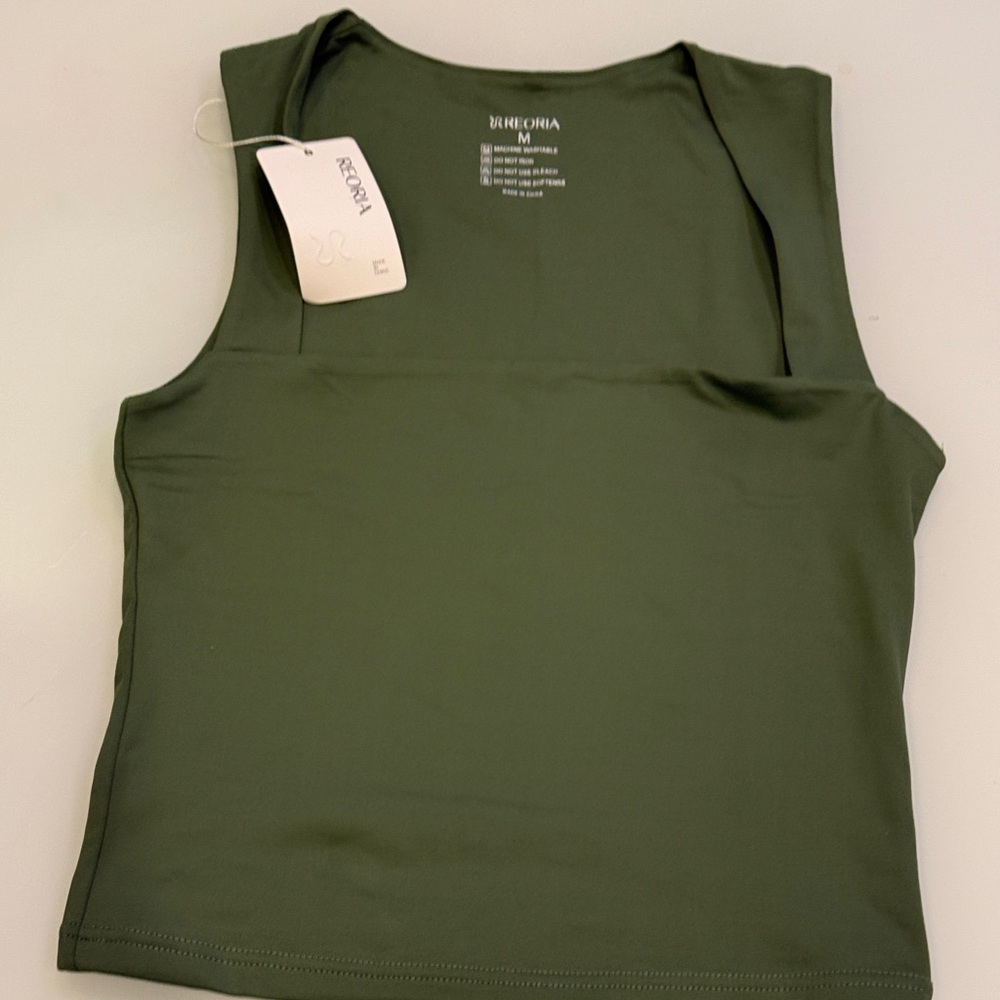 Reoria Green Fitted Tank Top